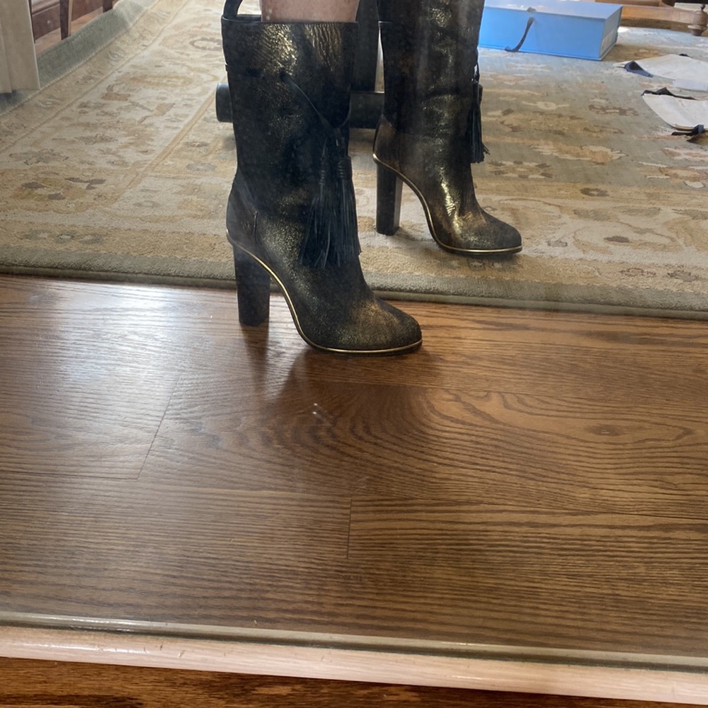 Lanvin Boots new never worn . Gold shimmer, black tassels. - Picture 14 of 14